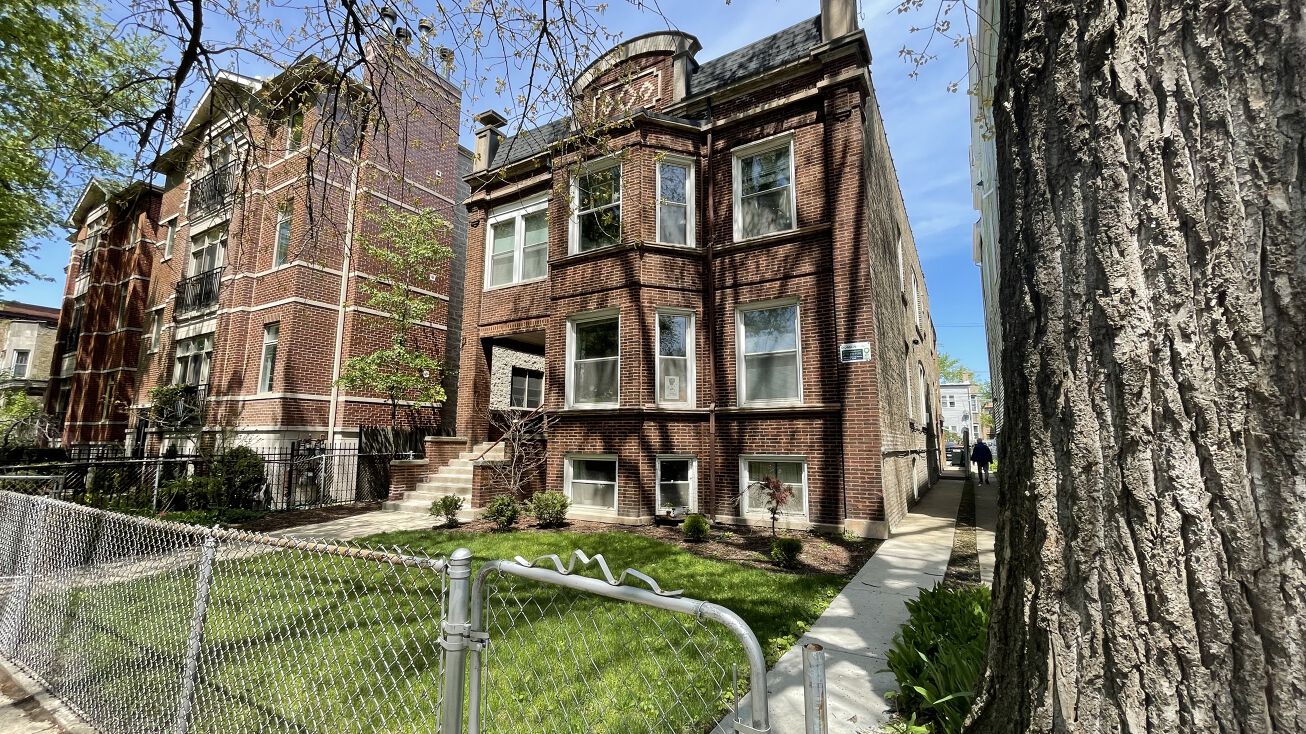 1242 W Winnemac Ave, Chicago, IL 60640