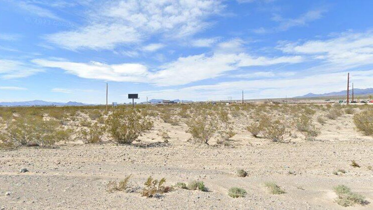6020 E Gamebird Rd, Pahrump, NV 89048