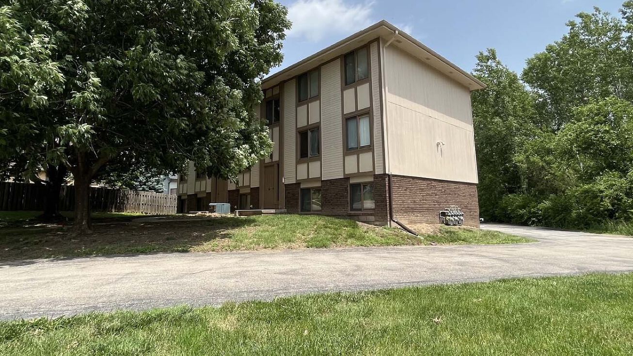 8005 S 48th Ave, Omaha, NE 68157 | Crexi.com