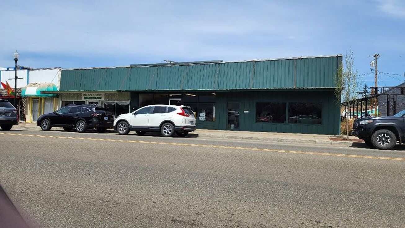 111 W Central Ave, Sutherlin, OR 97479