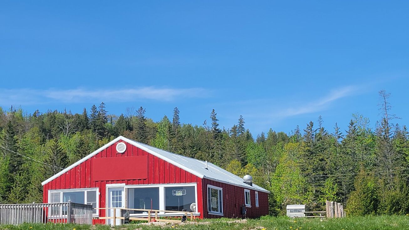 1106 N State St, St Ignace, MI 49781