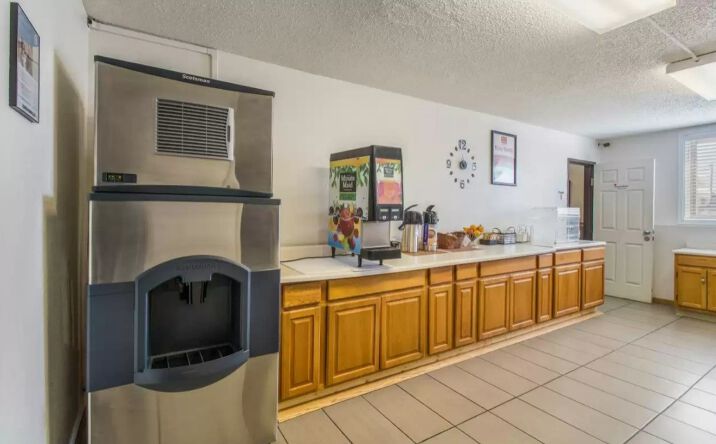 Pictures of Hospitality property located at 1419 W 3rd St, Alliance, NE 69301 for comps - image #1