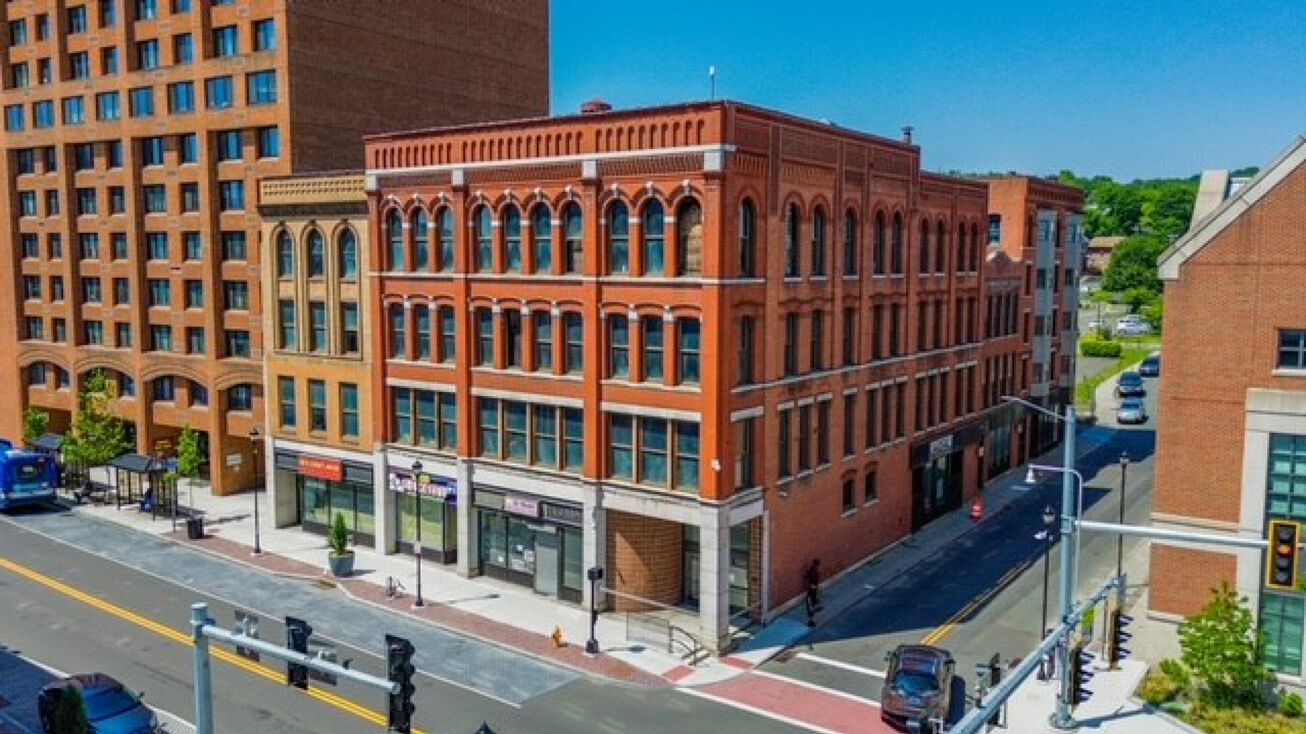 35 E Main St, Waterbury, CT 06702