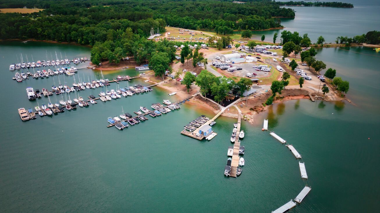 320 Big Water Rd, Starr, SC 29684