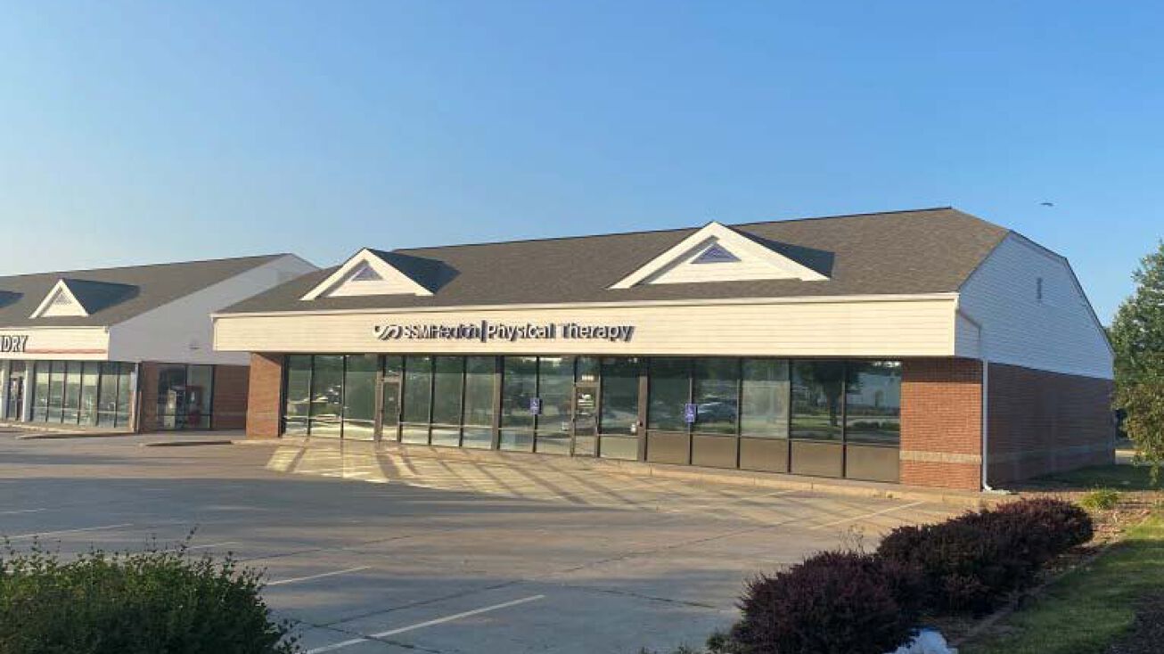 1840 Zumbehl Rd, St Charles, MO 63303