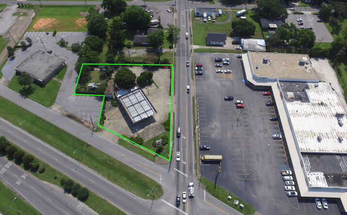 Pictures of Land property located at 2781 Government Blvd, Mobile, AL 36606 for sales - image #1