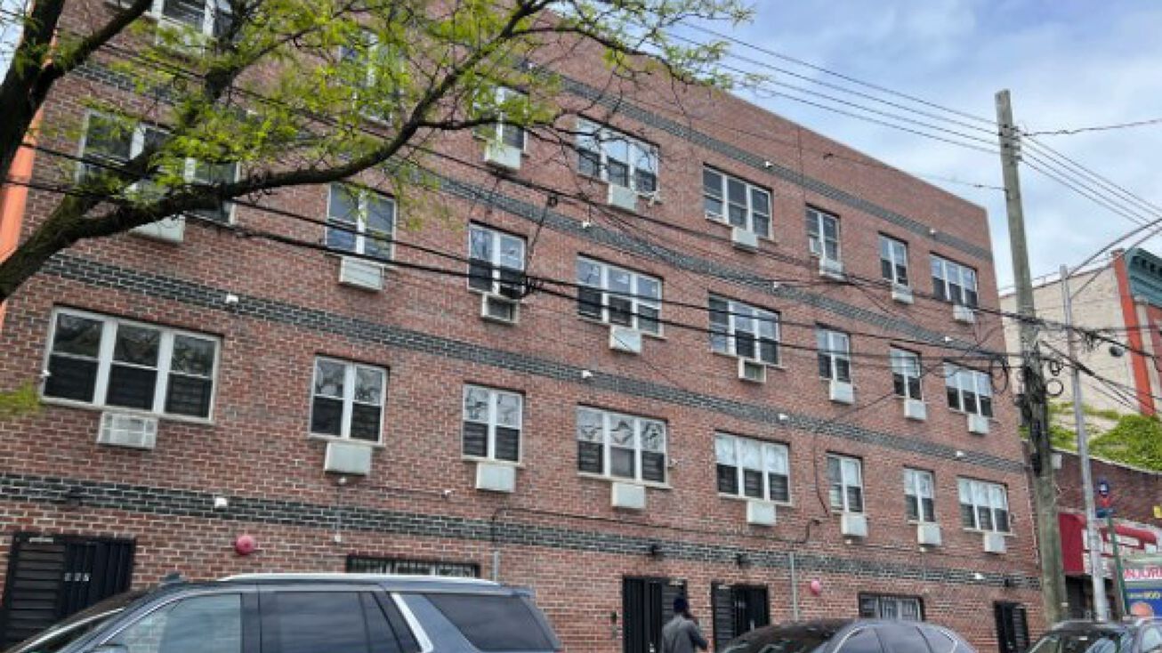 987 Ogden Ave, The Bronx, NY 10452