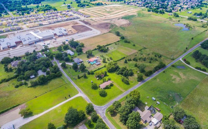 Pictures of Land property located at 13316 E 122nd Street, Collinsville, OK 74021 for sales - image #1