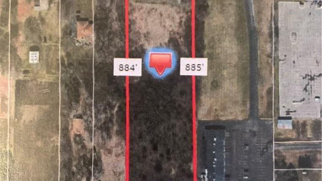 8406 Davison Rd, Davison Twp, MI 48423