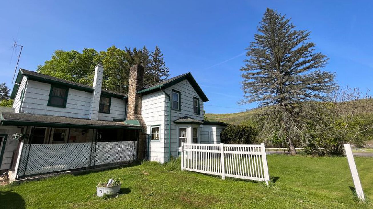 4147 Center Street Ext, Salamanca, NY 14779