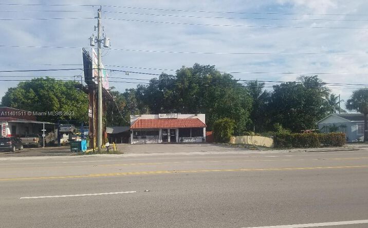 Pictures of Mixed Use, Retail property located at 3792 10th Ave N, Palm Springs, FL 33461 for sales - image #1