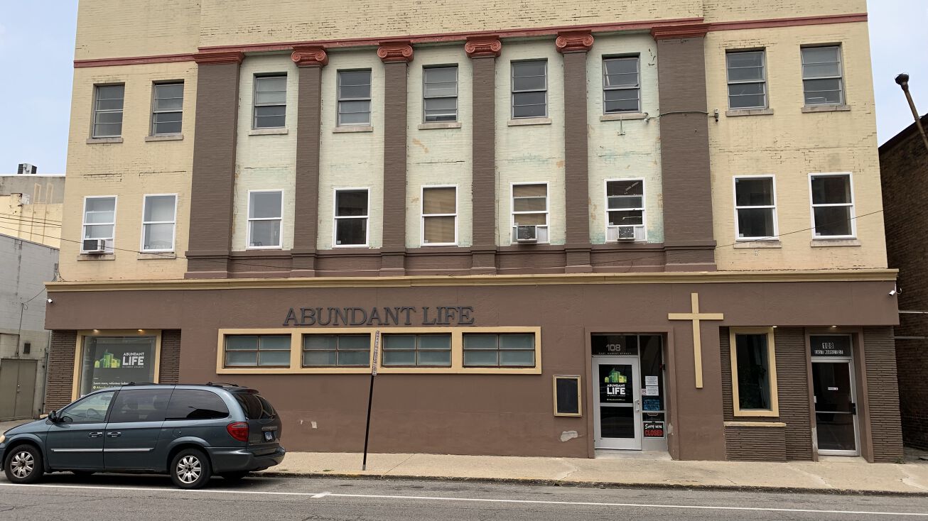 108 E Market St, Bloomington, IL 61701