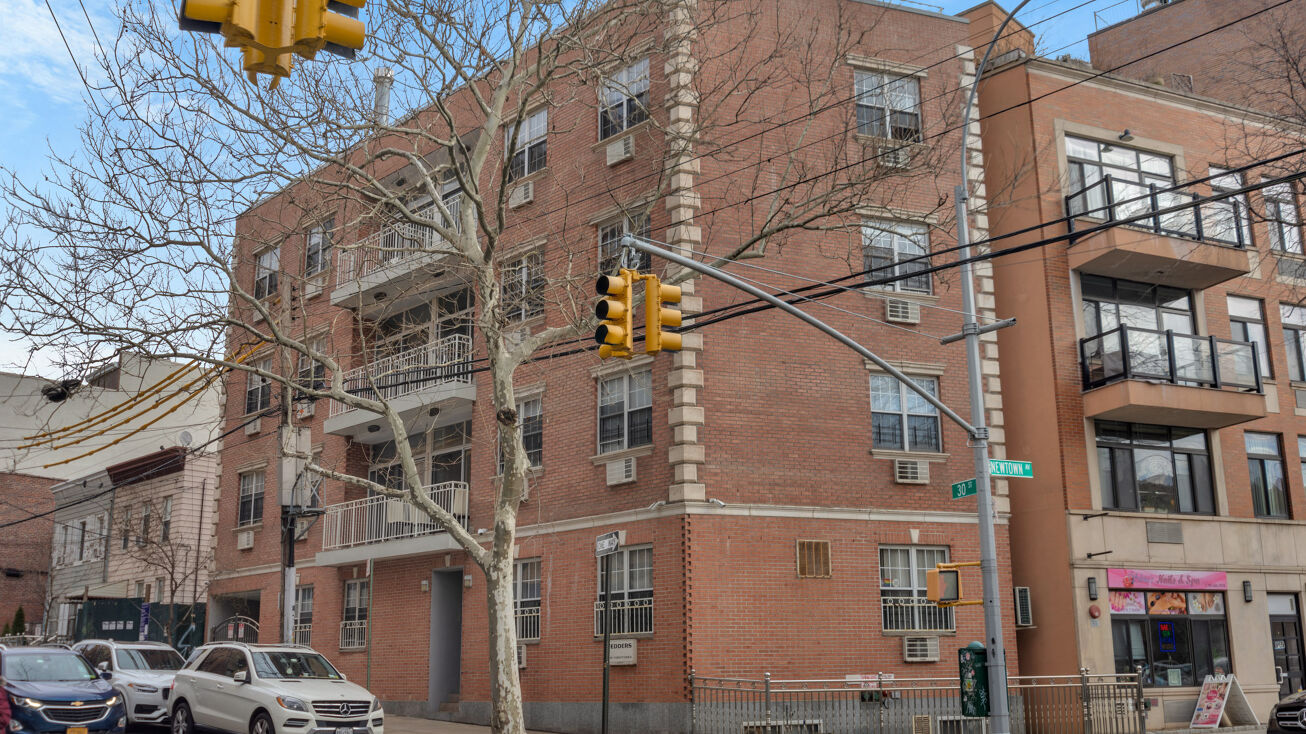 3001 Newtown Ave, Queens, NY 11102