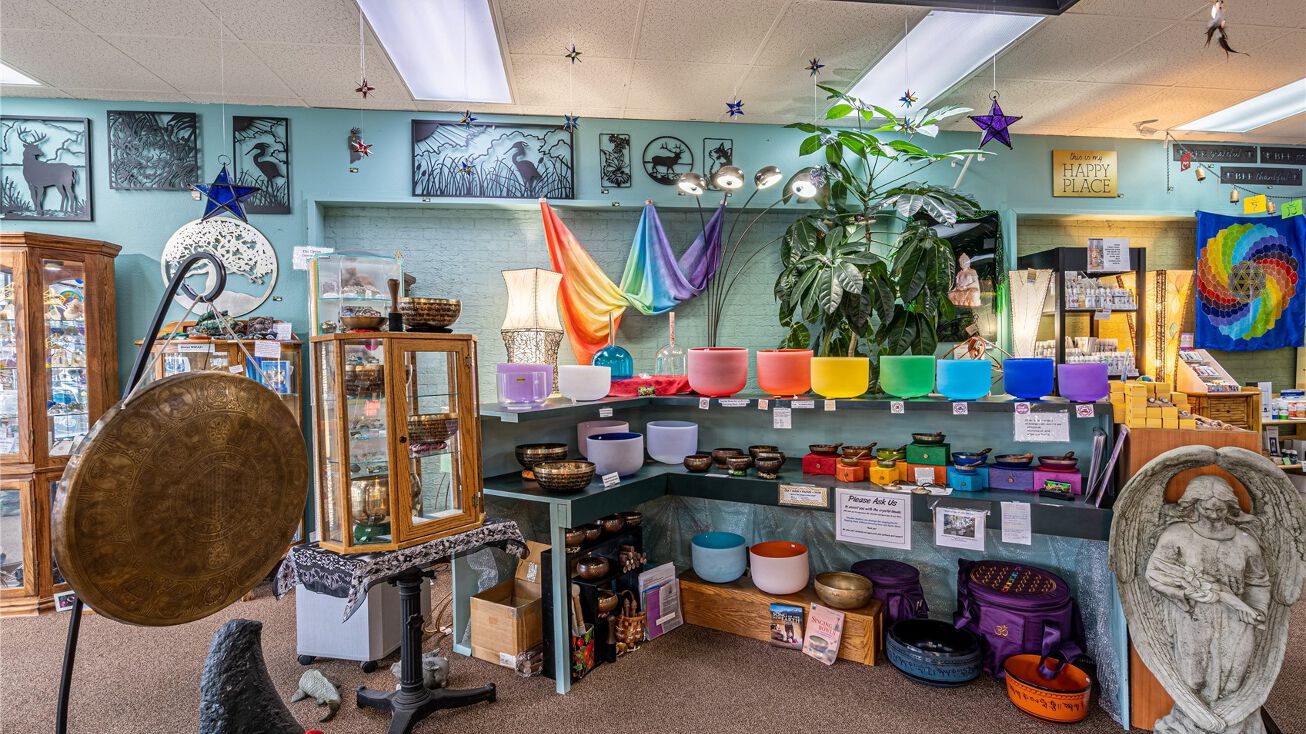 215 E Woodin Avenue, Chelan, WA 98816