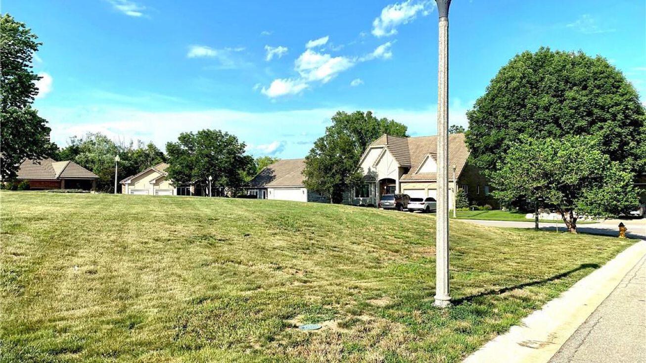 5400 W 154th Street, Leawood, KS 66224