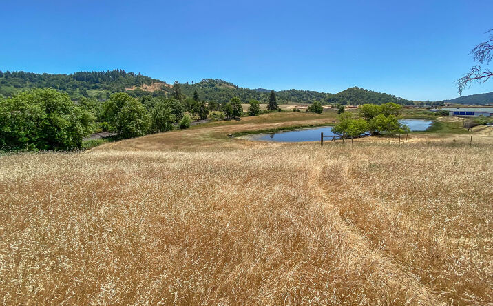 Pictures of Industrial property located at 8017 Old Hwy 99 N, Roseburg, OR 97470 for sales - image #1
