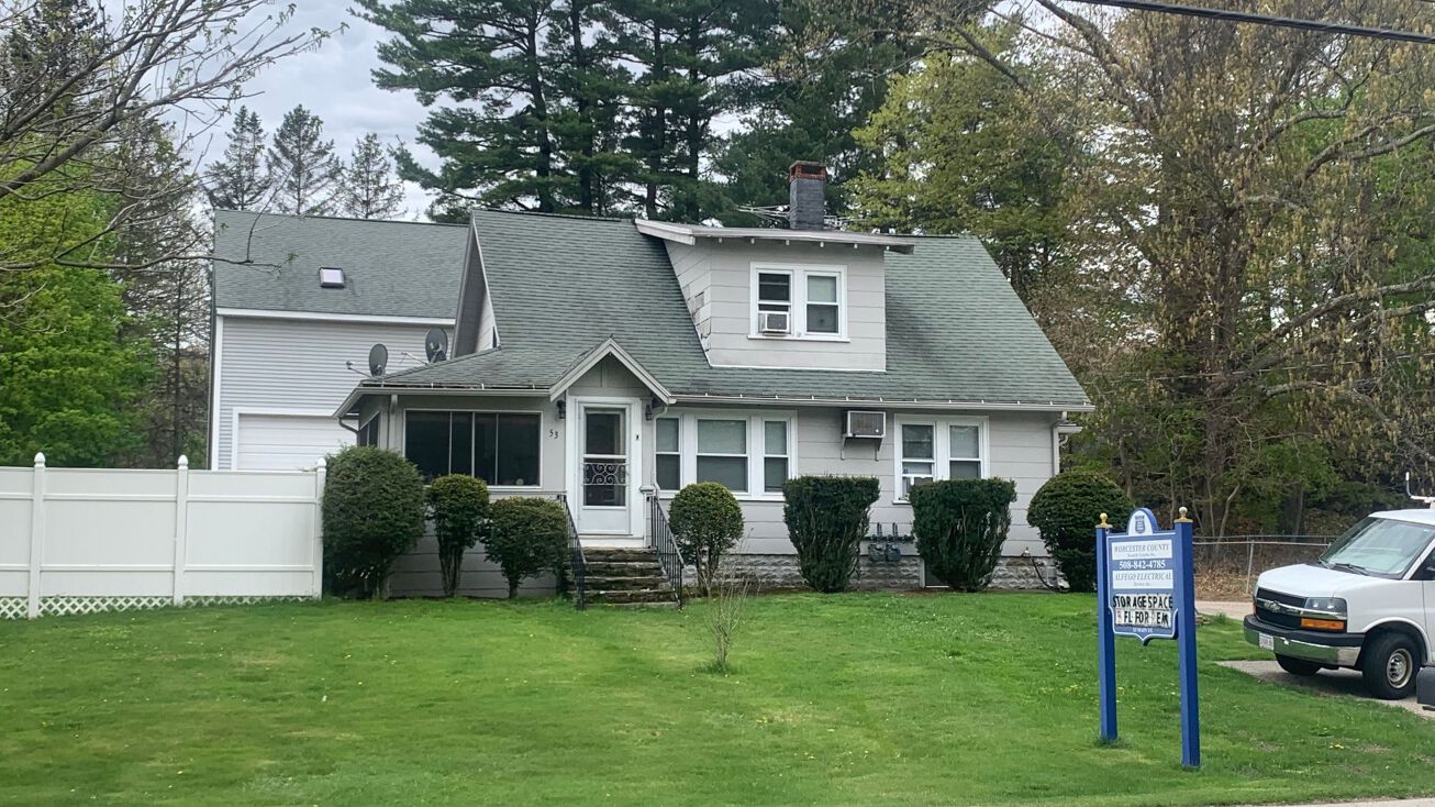 53 Main St, Boylston, MA 01583