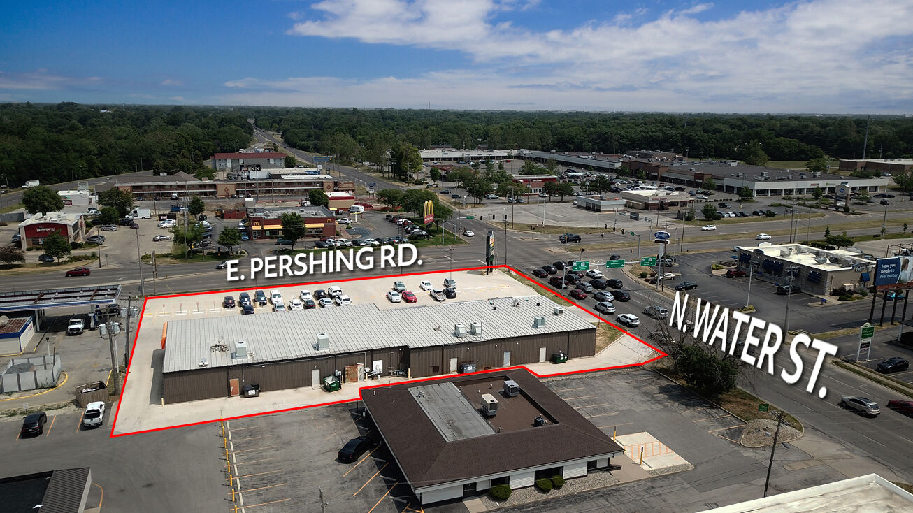 141 E Pershing Rd, Decatur, IL 62526