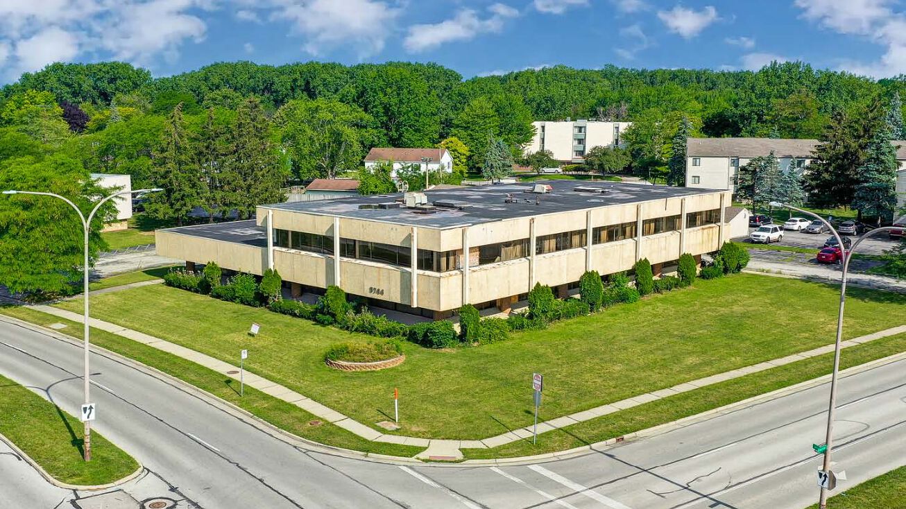 Pictures of Mixed Use, Multifamily property located at 5744 Southwyck Blvd, Toledo, OH 43614 for sales - image #1