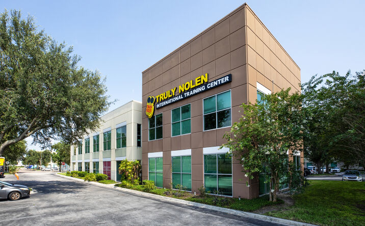 Pictures of Office property located at 1800 33rd St, Orlando, FL 32839 for comps - image #1
