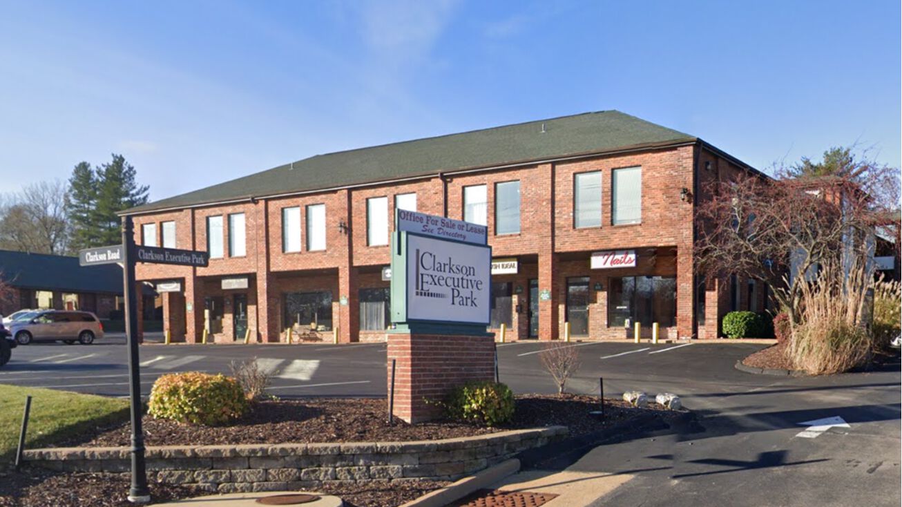 111 Clarkson Executive Pk, Ellisville, MO 63011