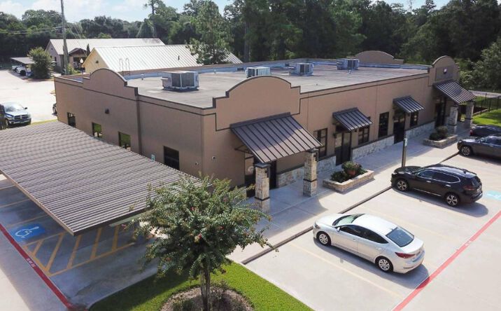 Pictures of Office property located at 10320 Lake Rd, Houston, TX 77070 for sales - image #1