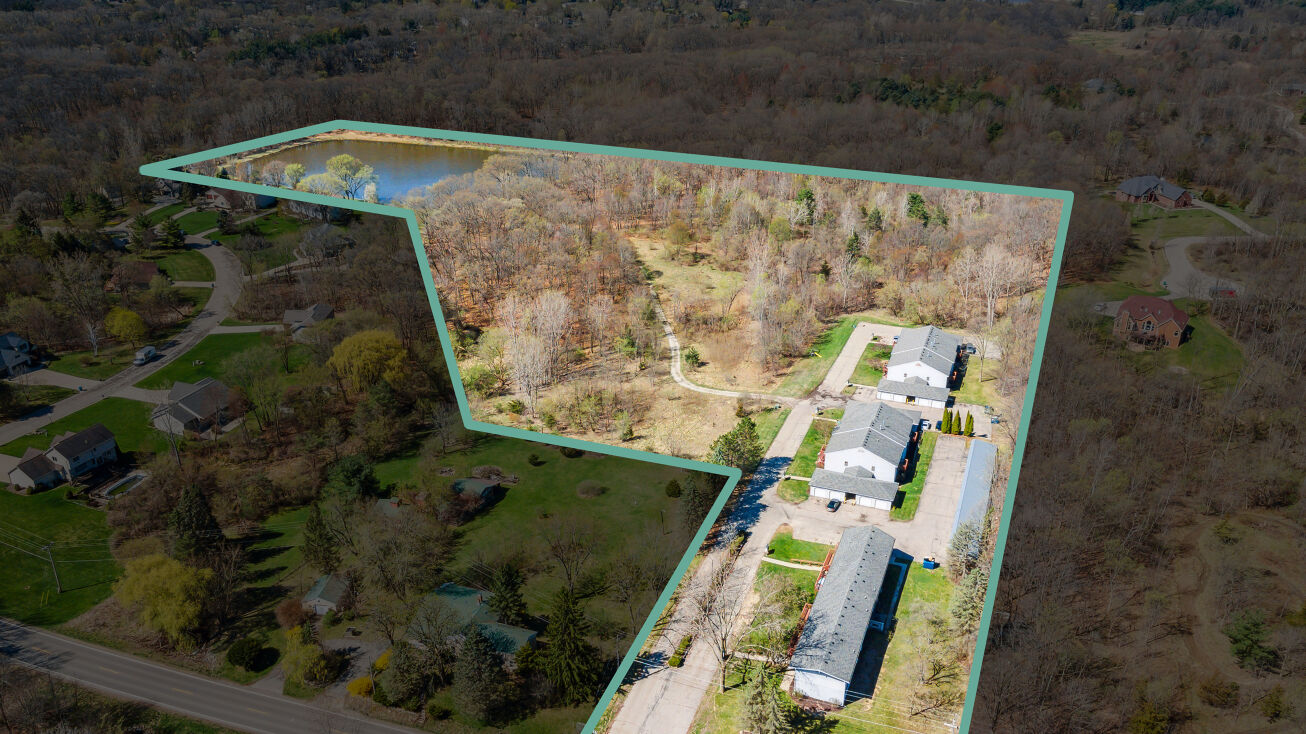 12911 Fenton Heights Blvd, Fenton, MI 48430