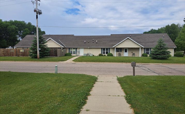 Pictures of Multifamily property located at 1806 Lincoln Ave, Montevideo, MN 56265 for sales - image #1
