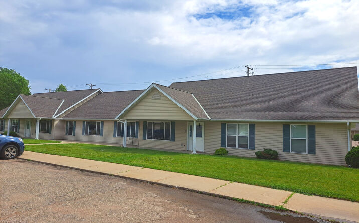 Pictures of Multifamily property located at 1806 Lincoln Ave, Montevideo, MN 56265 for sales - image #1