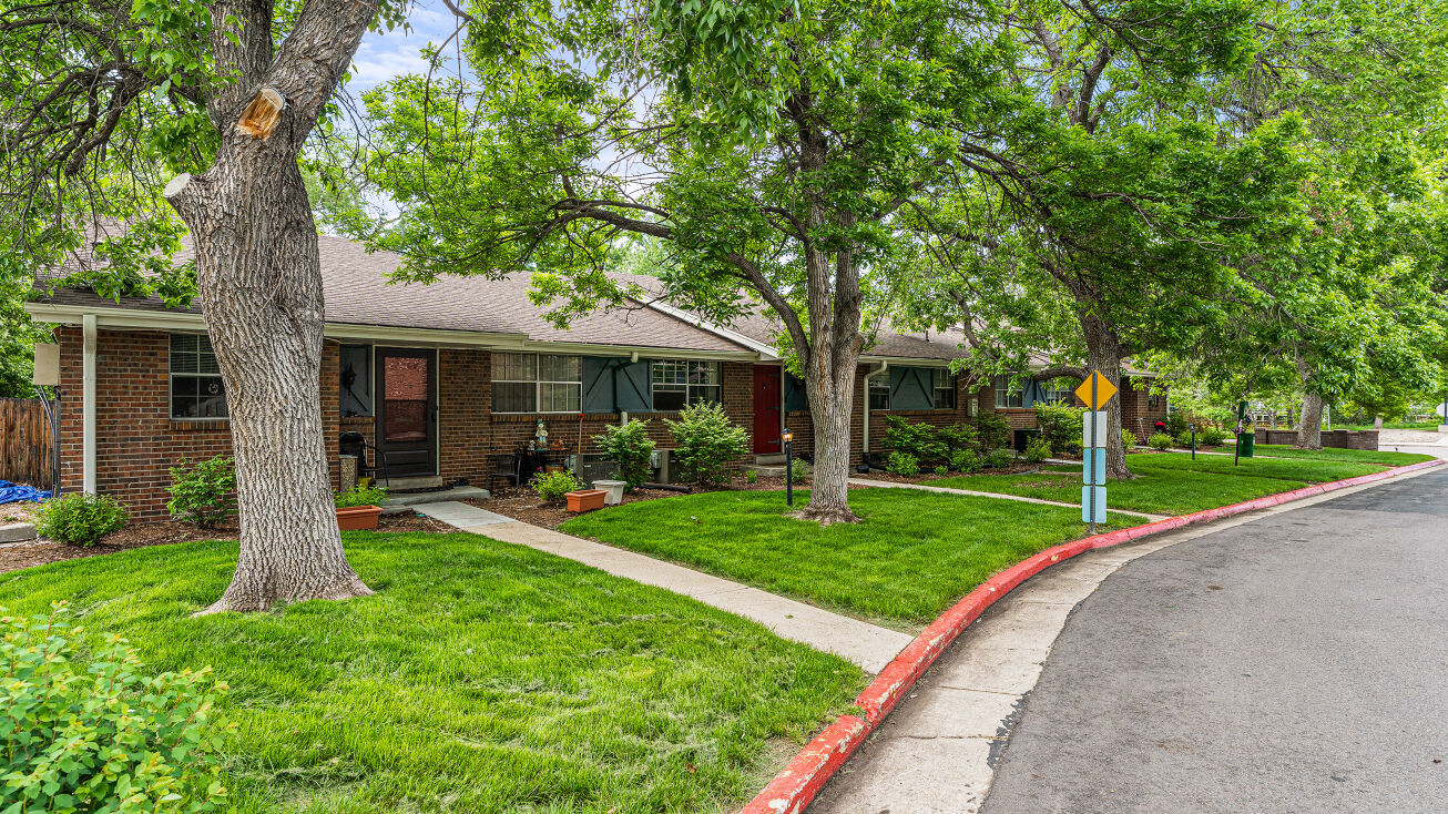 1975 Oak St, Lakewood, CO 80215