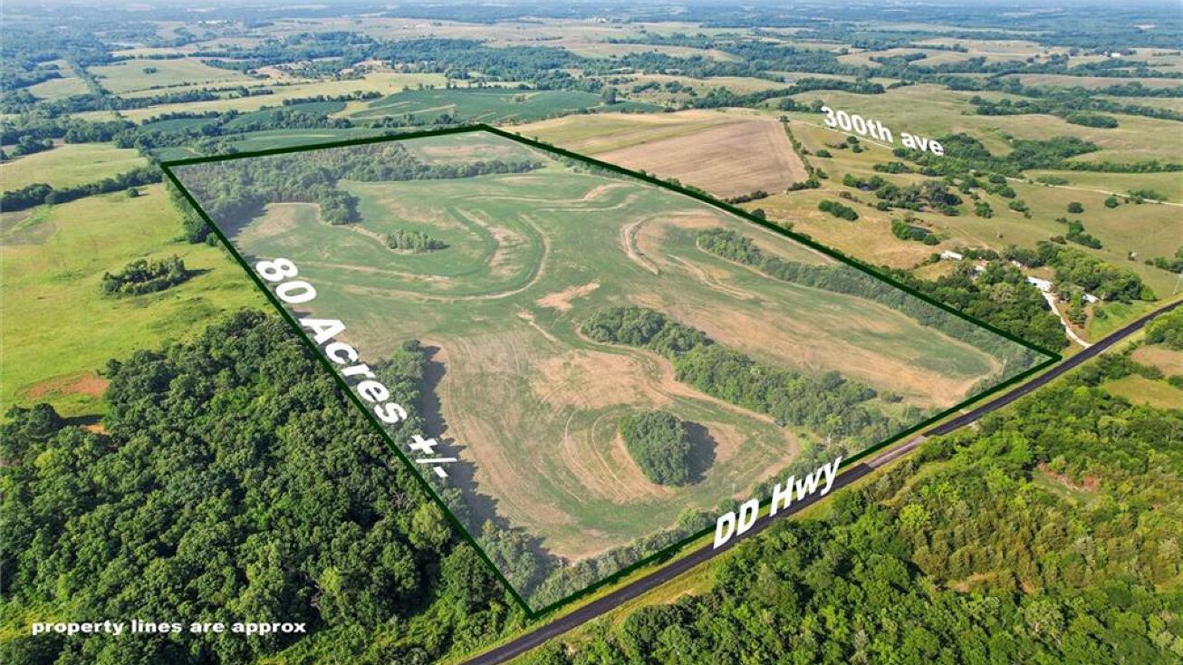 DD Hwy Highway, Cainsville, MO 64632