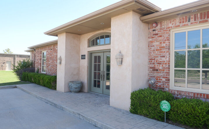 Pictures of Office property located at 1404 Fretz Ave, Edmond, OK 73003 for sales - image #1