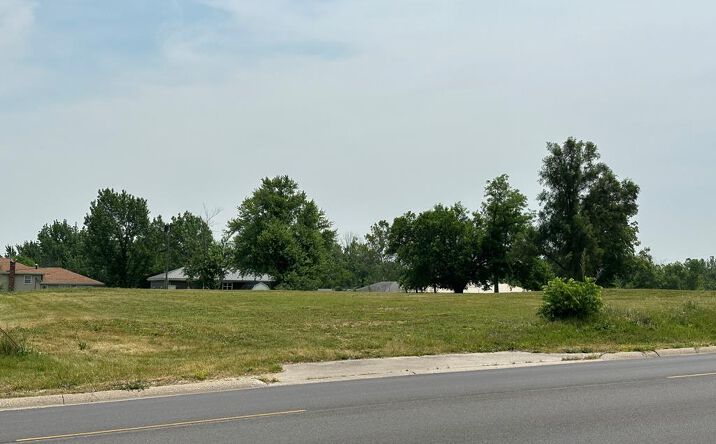 Pictures of Land property located at 1304 N Green St, Kirksville, MO 63501 for sales - image #1