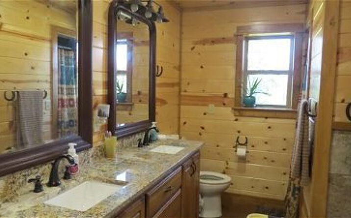 image of property at 1500 WYR 53424 RD Broken Bow OK 74728-5289
