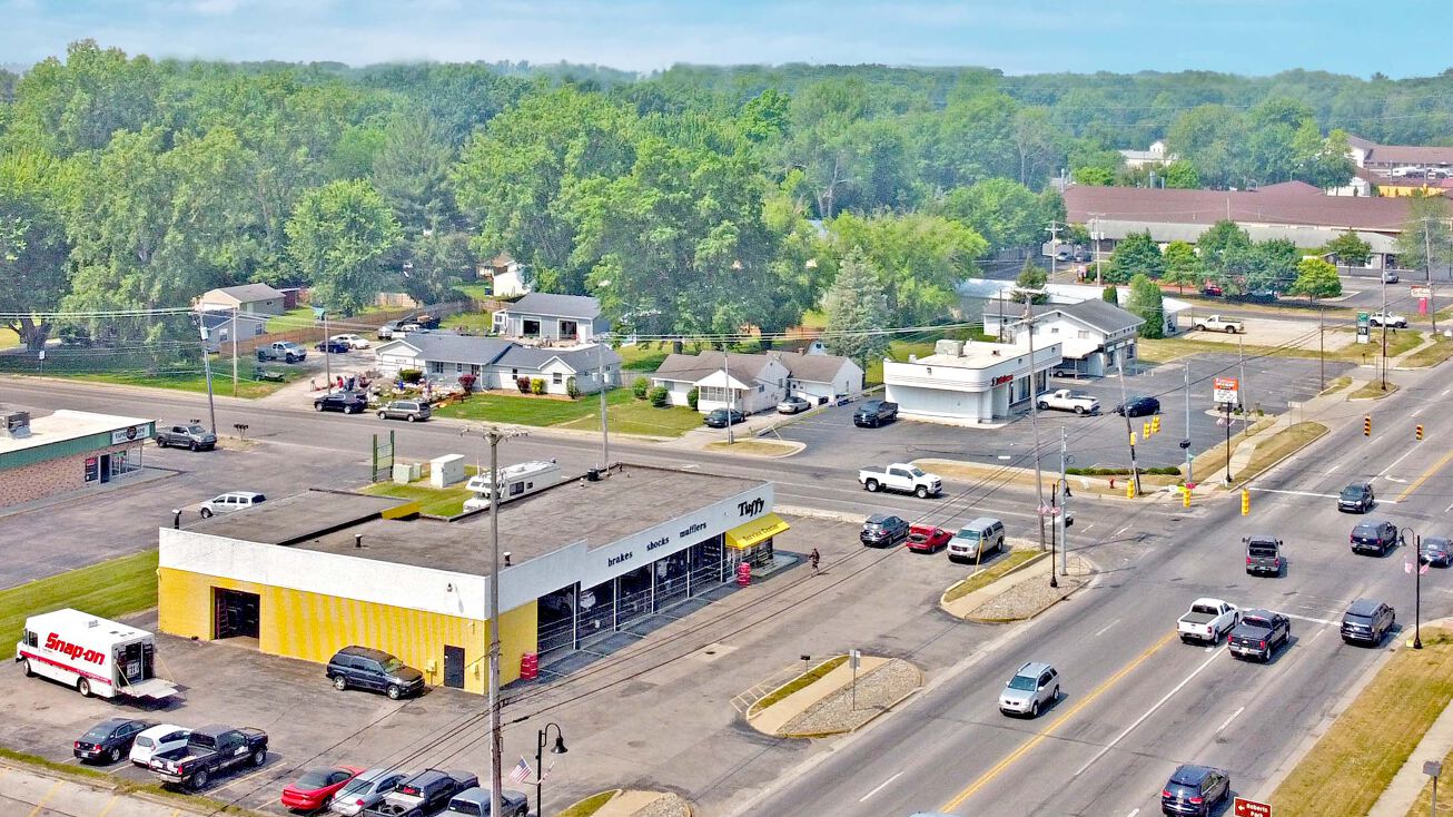 7975 Gratiot Rd, Saginaw, MI 48609