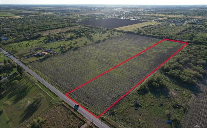 Pictures of Land property located at 0000 Mile 1 1/2 W, Mercedes, TX 78570 for sales - image #1