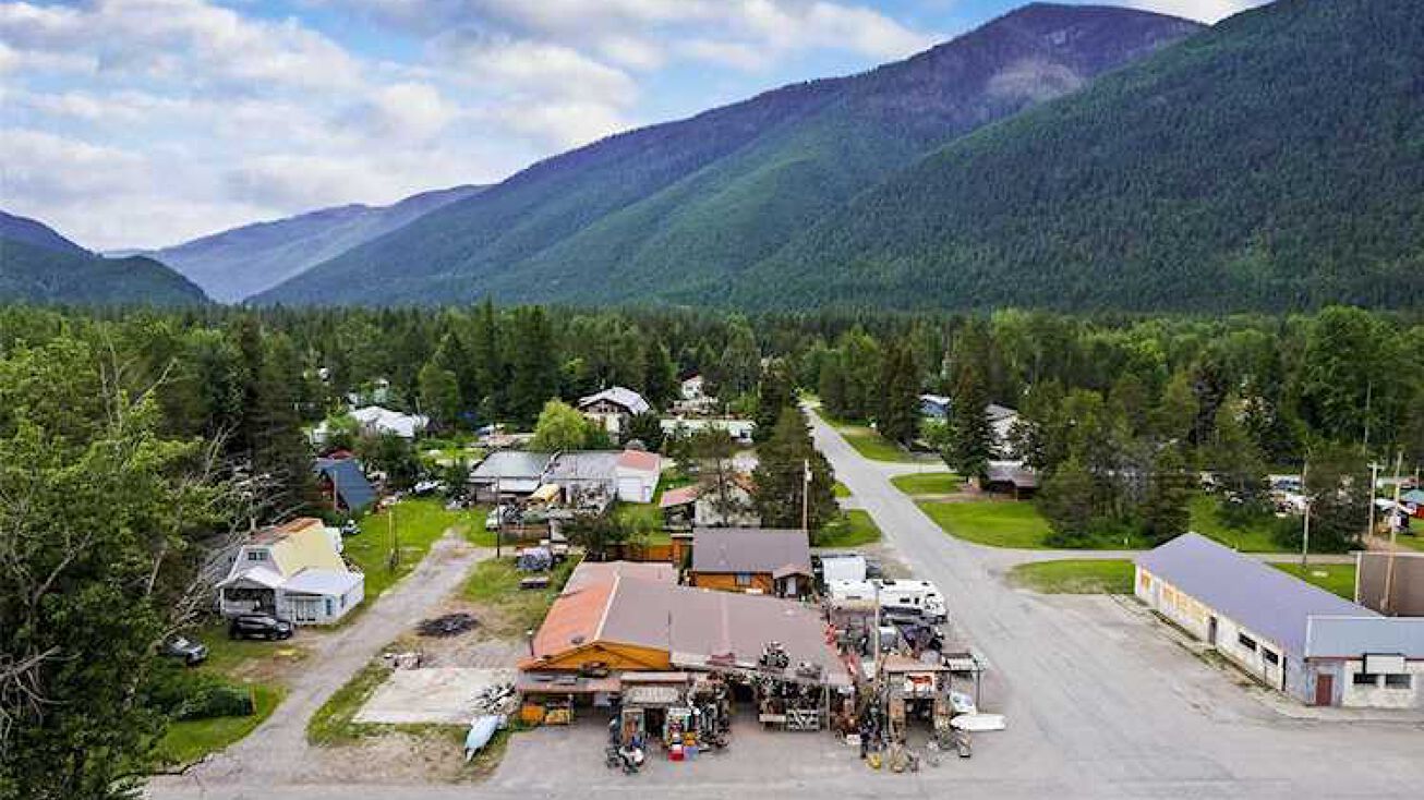 201/205 Hungry Horse Boulevard, Hungry Horse, MT 59919