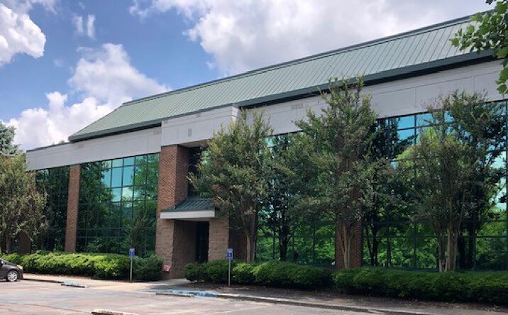 Pictures of Office property located at 4092 Memorial Pkwy SW, Huntsville, AL 35802 for sales - image #1