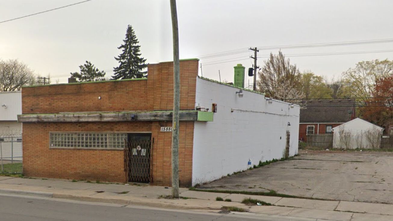 15880 E 8 Mile Rd,, Detroit, MI 48205