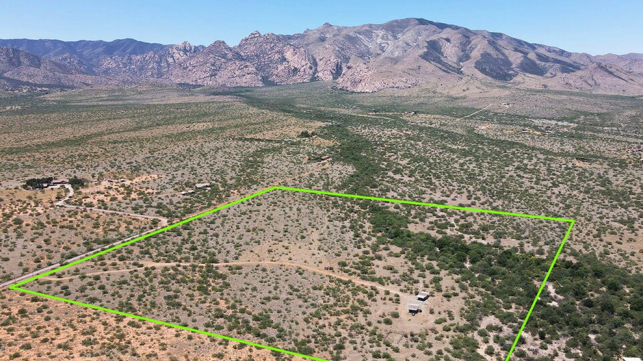 W Redhead Rd, Cochise, AZ 85606