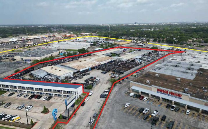 Pictures of Industrial property located at 8180 Southwest Fwy, Houston, TX 77074 for sales - image #1