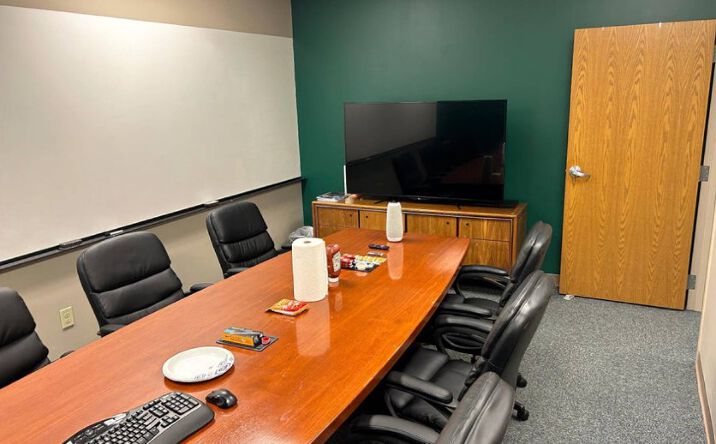 Pictures of Office property located at 800 Cross Pointe Rd, Columbus, OH 43230 for comps - image #1