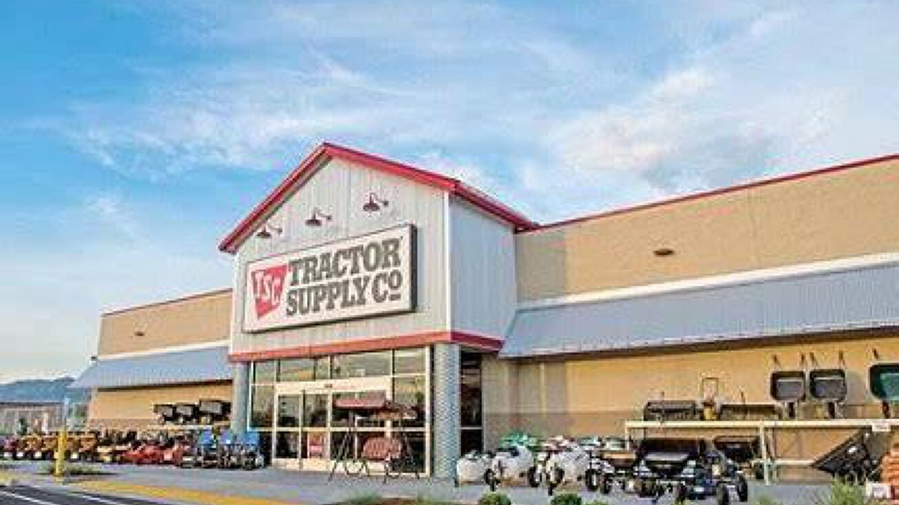 1411 Center Ave, Dilworth, MN 56529 Retail Property for Sale 1411