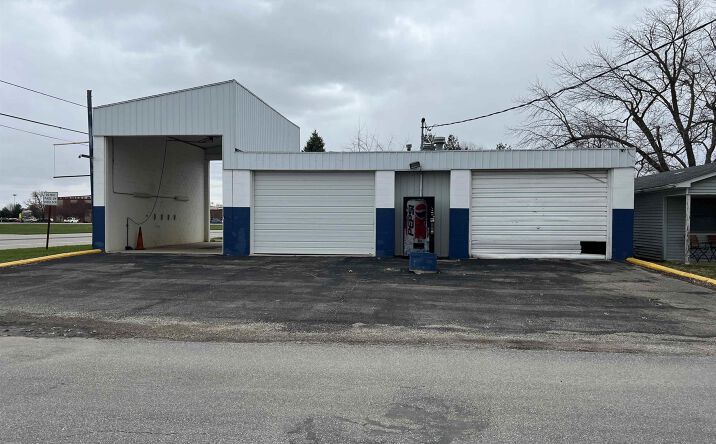Pictures of Land property located at 105 N LINCOLN Street, Pleasant Plains, IL 62677 for sales - image #1