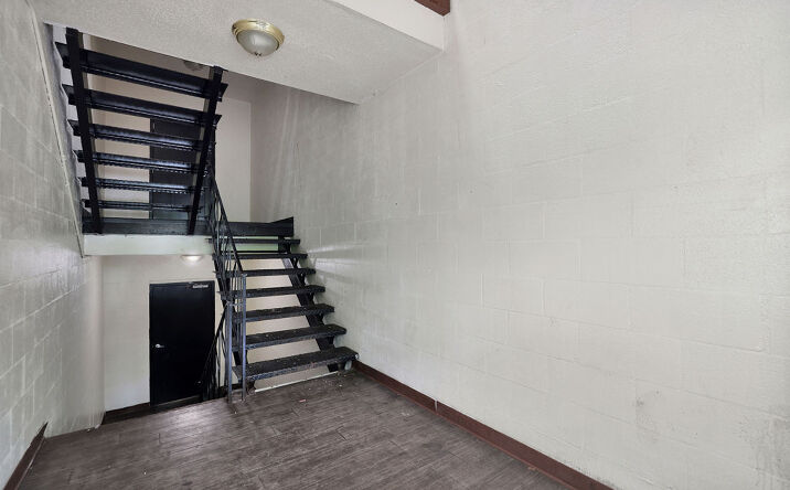 Pictures of Multifamily property located at 710 Chalfonte Pl, Cincinnati, OH 45229 for comps - image #1