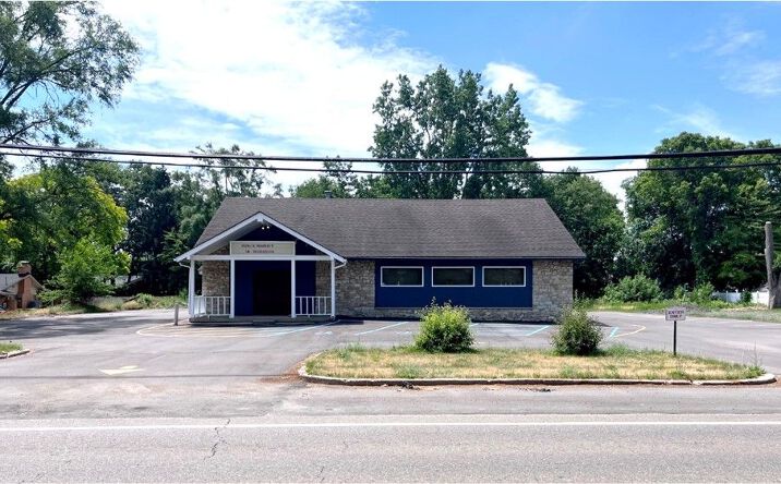 Pictures of Retail property located at 1655 Glengary Rd, Commerce Charter Township, MI 48390 for sales - image #1