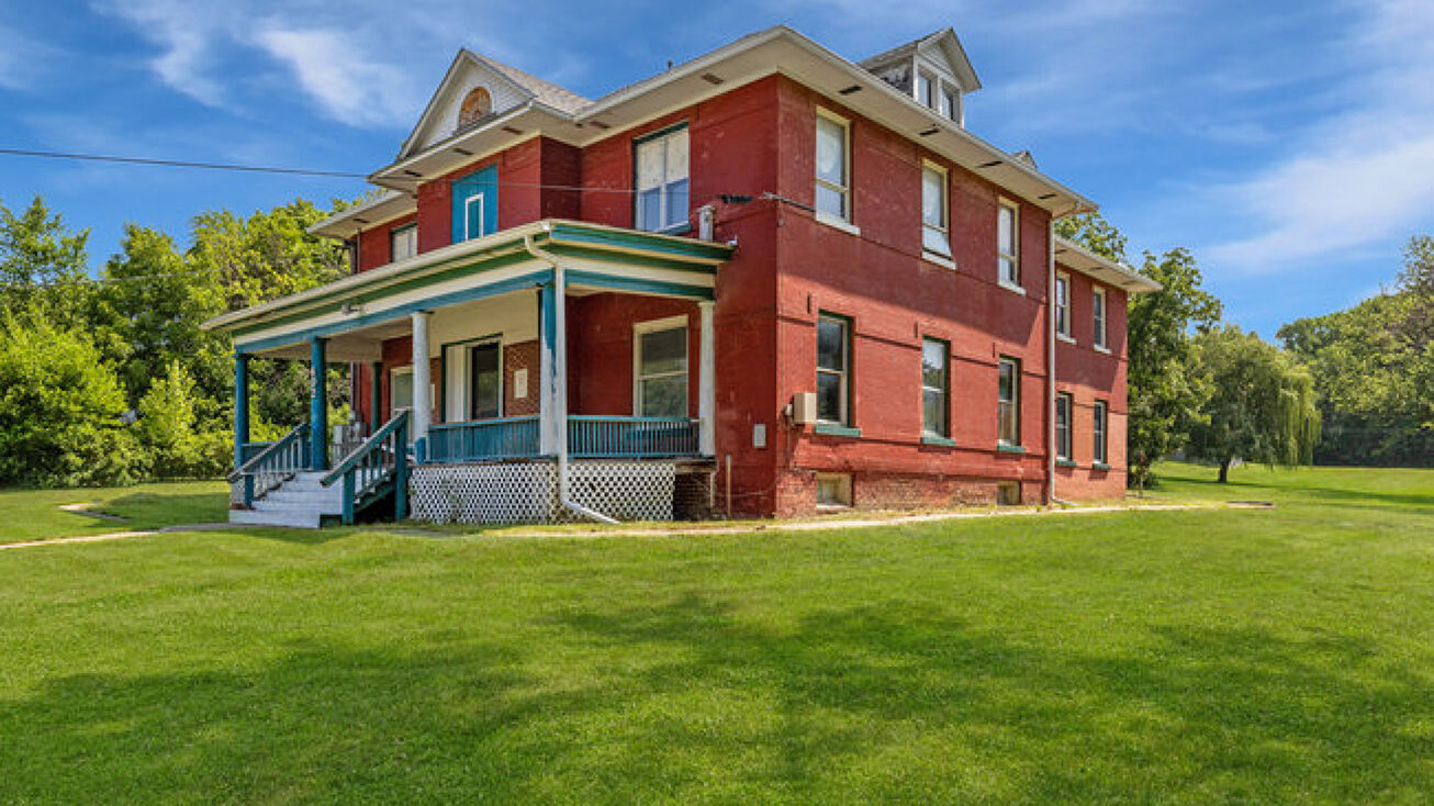 602 N 5th St, Guthrie Center, IA 50115