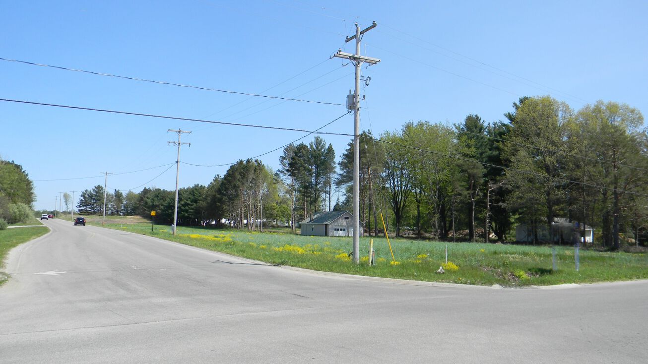 94 N Meyers Rd, Ludington, MI 49431