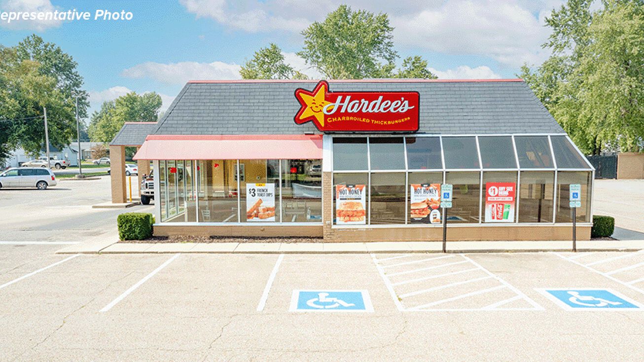 454 N Broad St, Carlinville, IL 62626