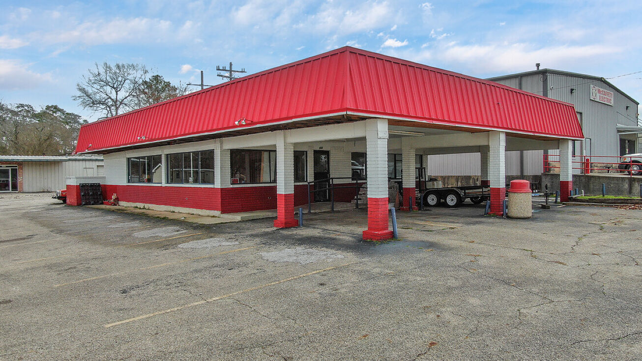 1612 N Frazier St, Conroe, TX 77301